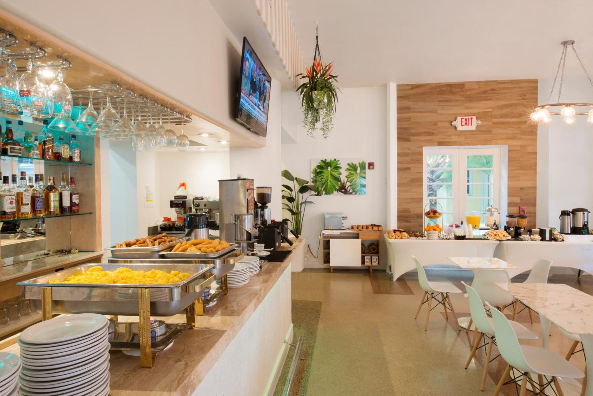 Penguin Hotel Miami Beach Bagian luar foto
