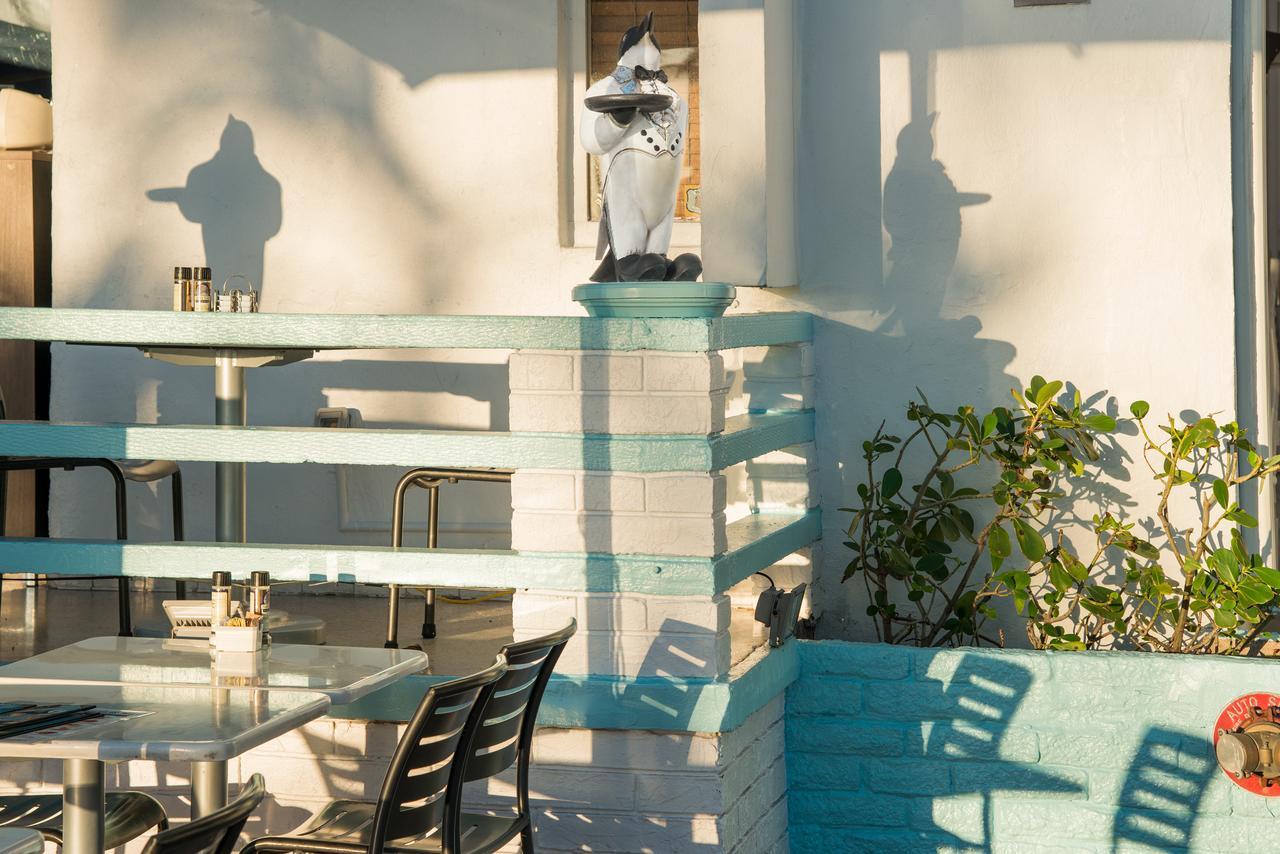 Penguin Hotel Miami Beach Bagian luar foto